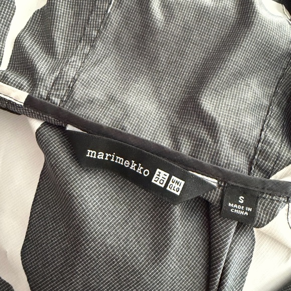 MARIMEKKO x UNIQLO Black White Packable Hoodie Rain Jacket Polka Dot Sz S - Picture 4 of 7